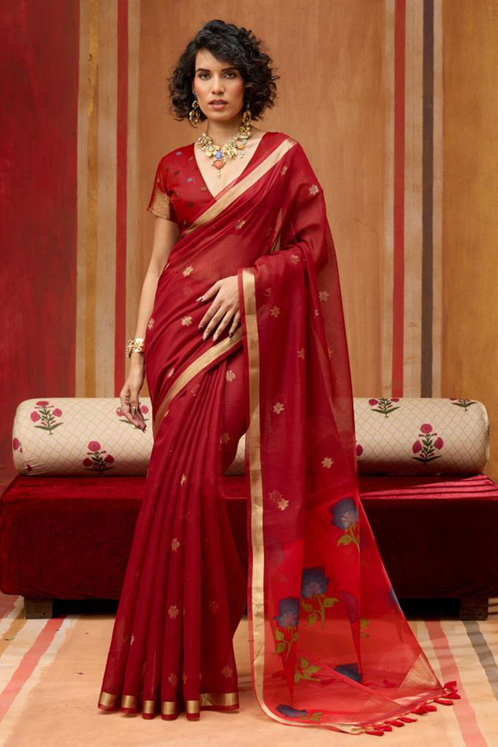 Engaging Red Color Cotton Handloom Weaving Saree