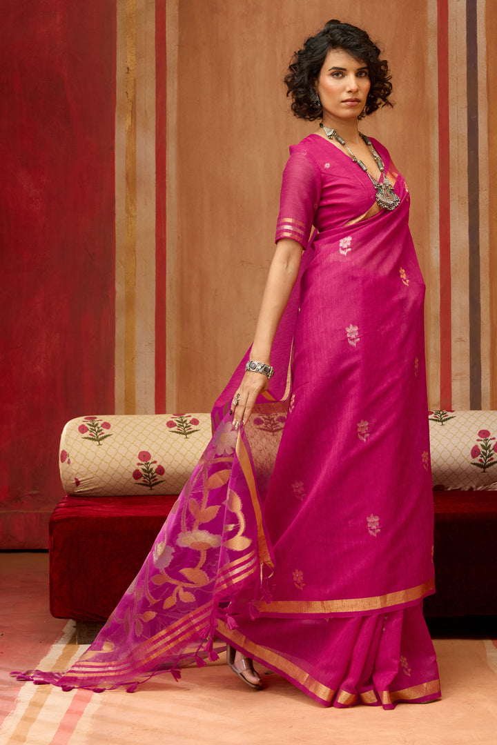 Magenta Color Beatific Look Silk Handloom Weaving Saree