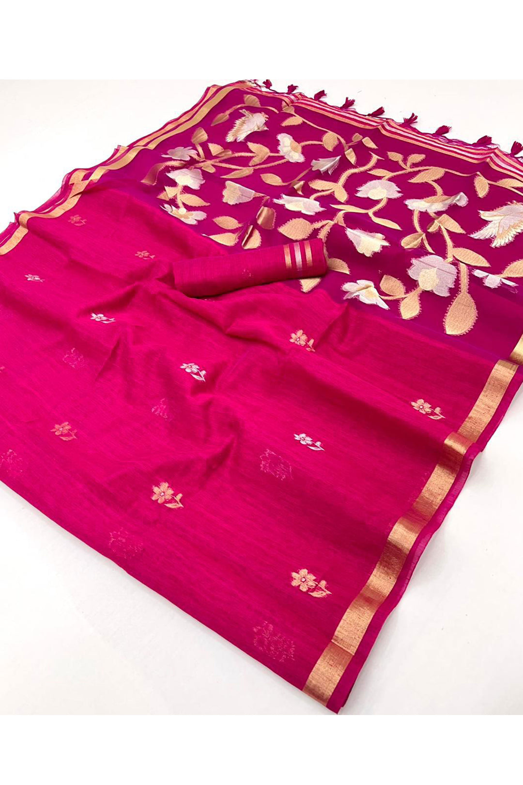 Magenta Color Beatific Look Silk Handloom Weaving Saree