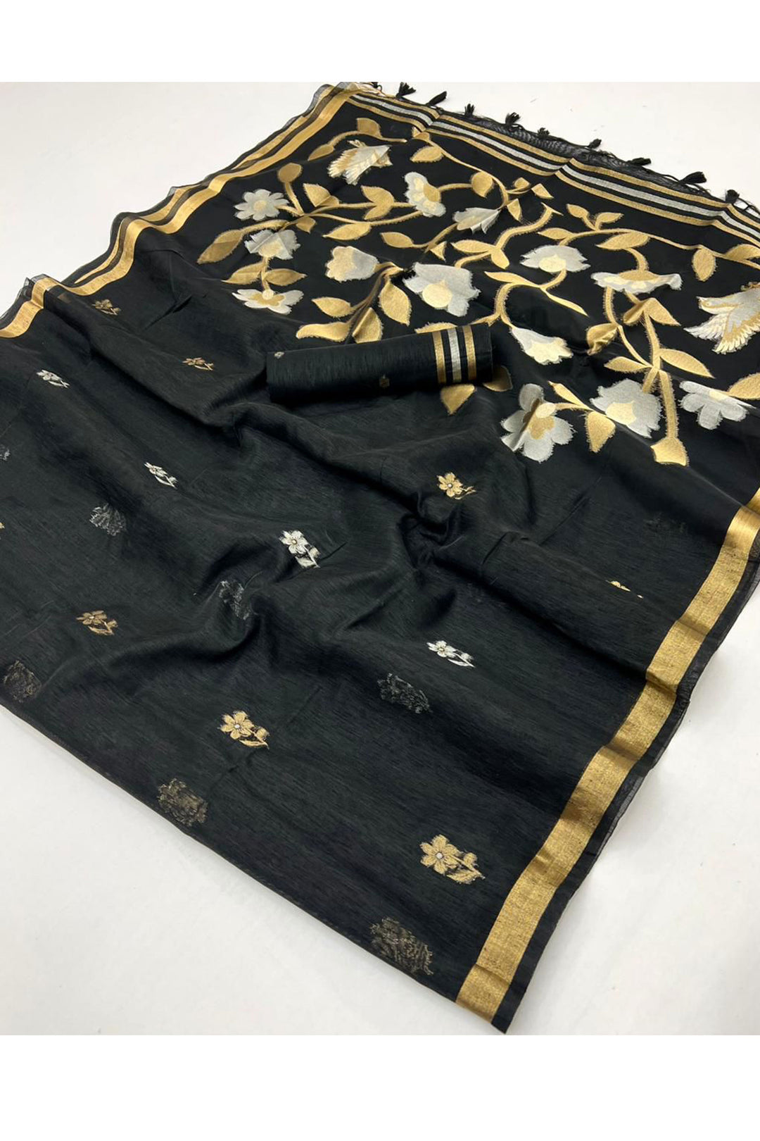 Fabulous Black Color Silk Handloom Weaving Saree