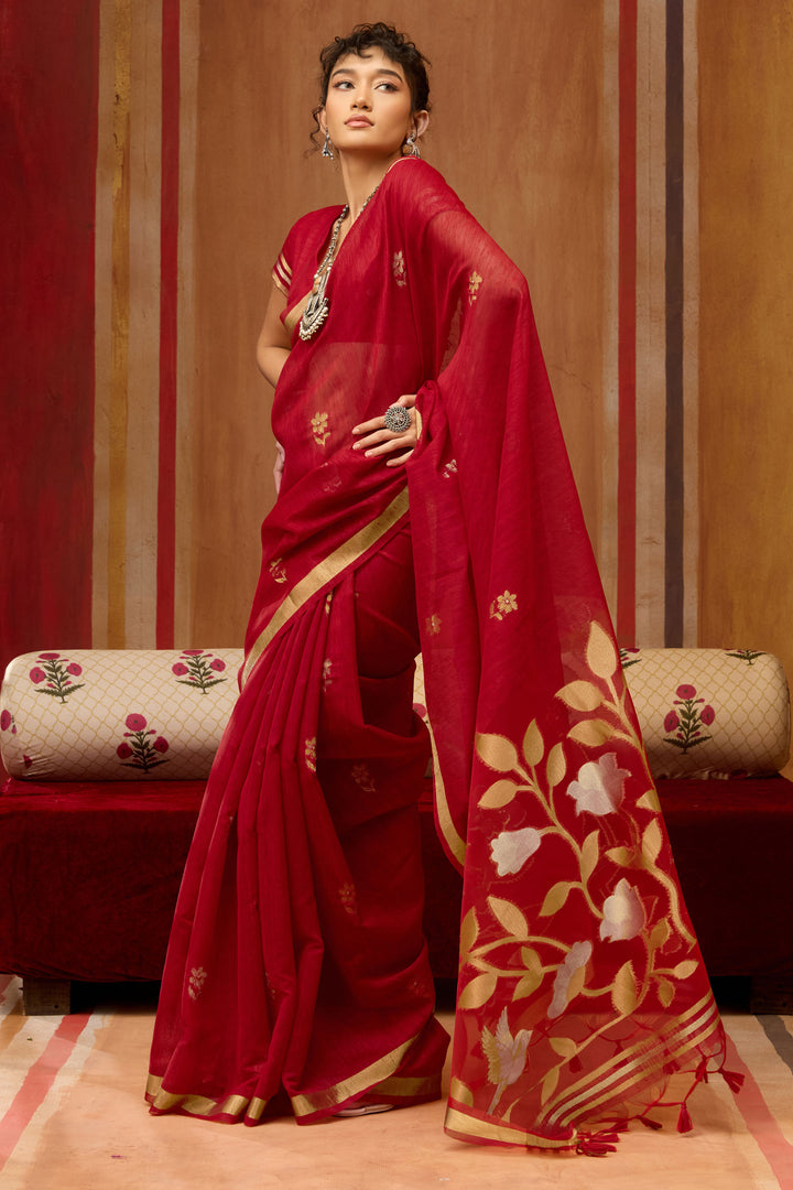 Captivating Red Color Silk Handloom Weaving Saree