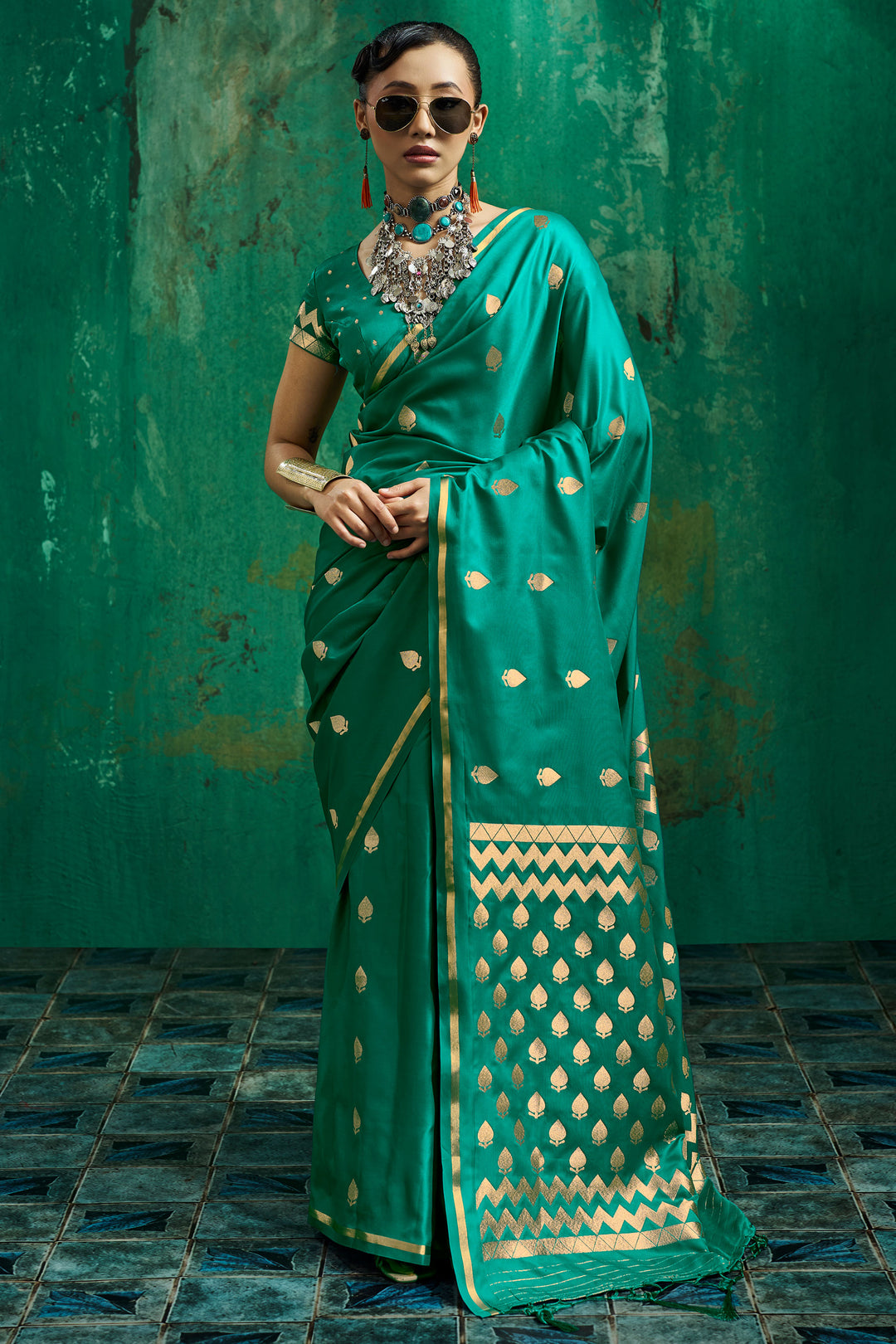 Satin Fabric Handloom Weaving Saree In Green Color