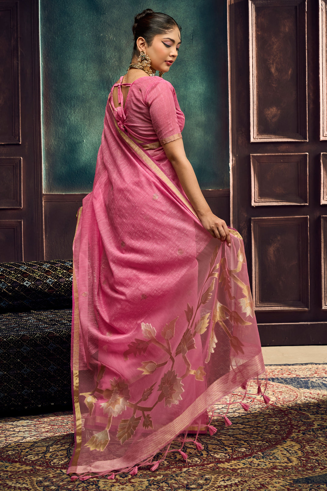 Munga Silk Handloom Weaving Saree In Pink Color