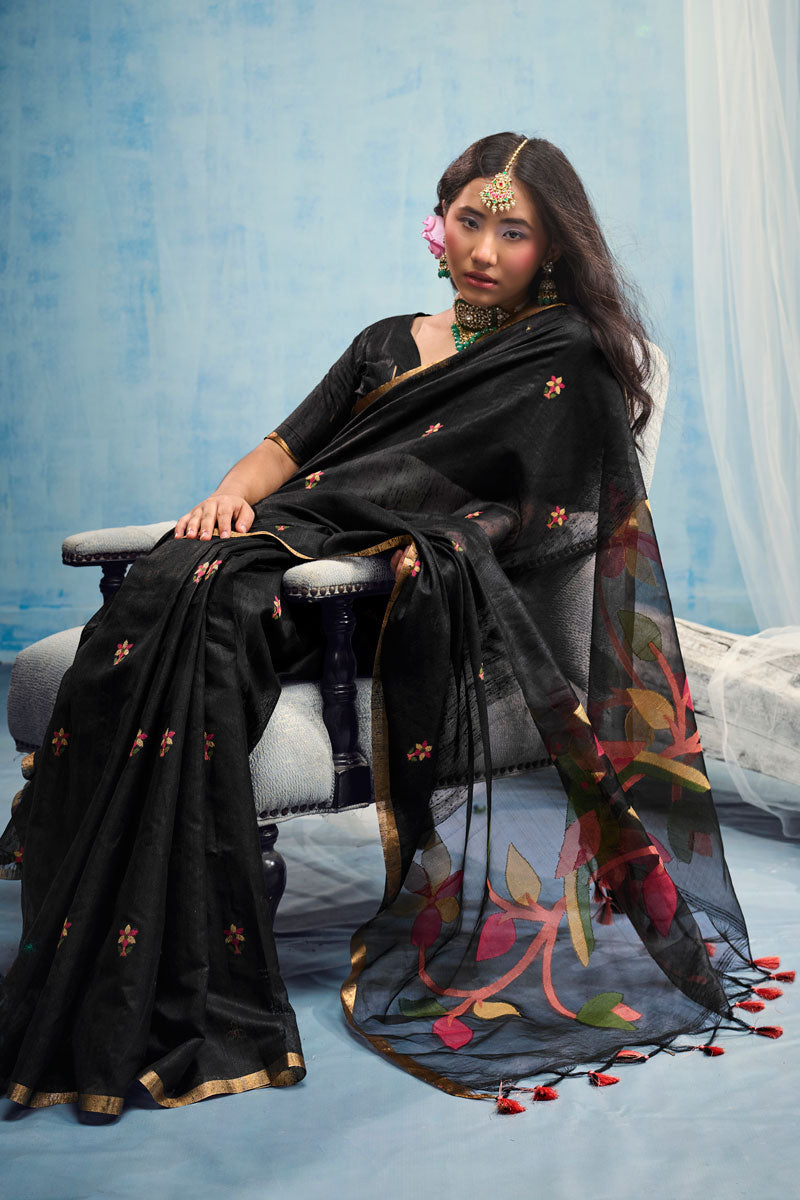 Handloom Weaving Attractive Cotton Saree In Black Color