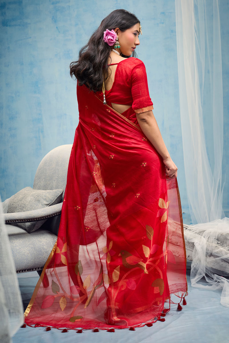 Red Color Handloom Weaving Graceful Cotton Saree