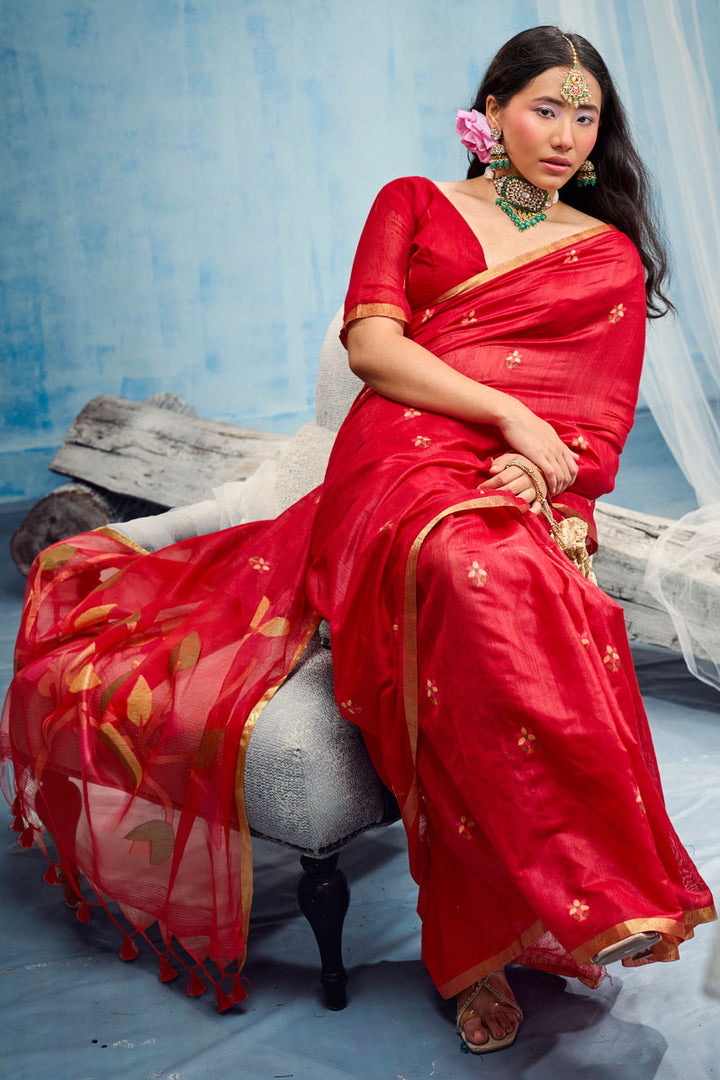 Red Color Handloom Weaving Graceful Cotton Saree