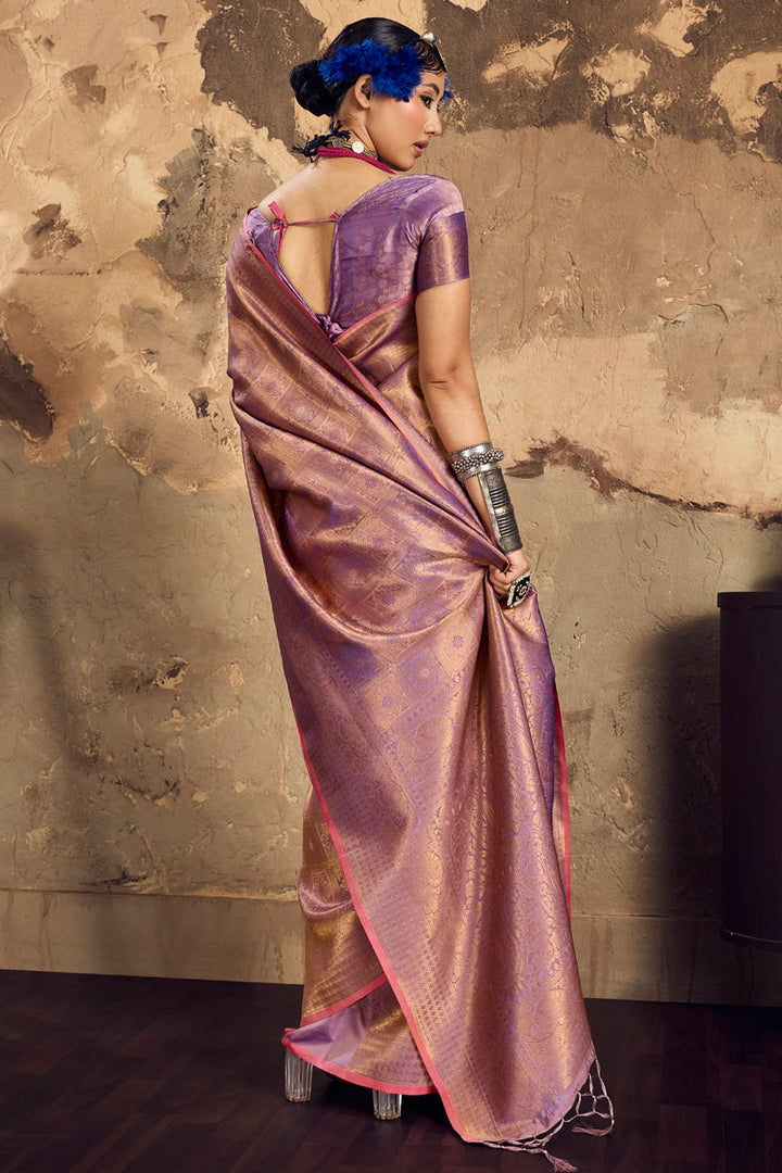Engaging Handloom Weaving Lavender Silk Saree