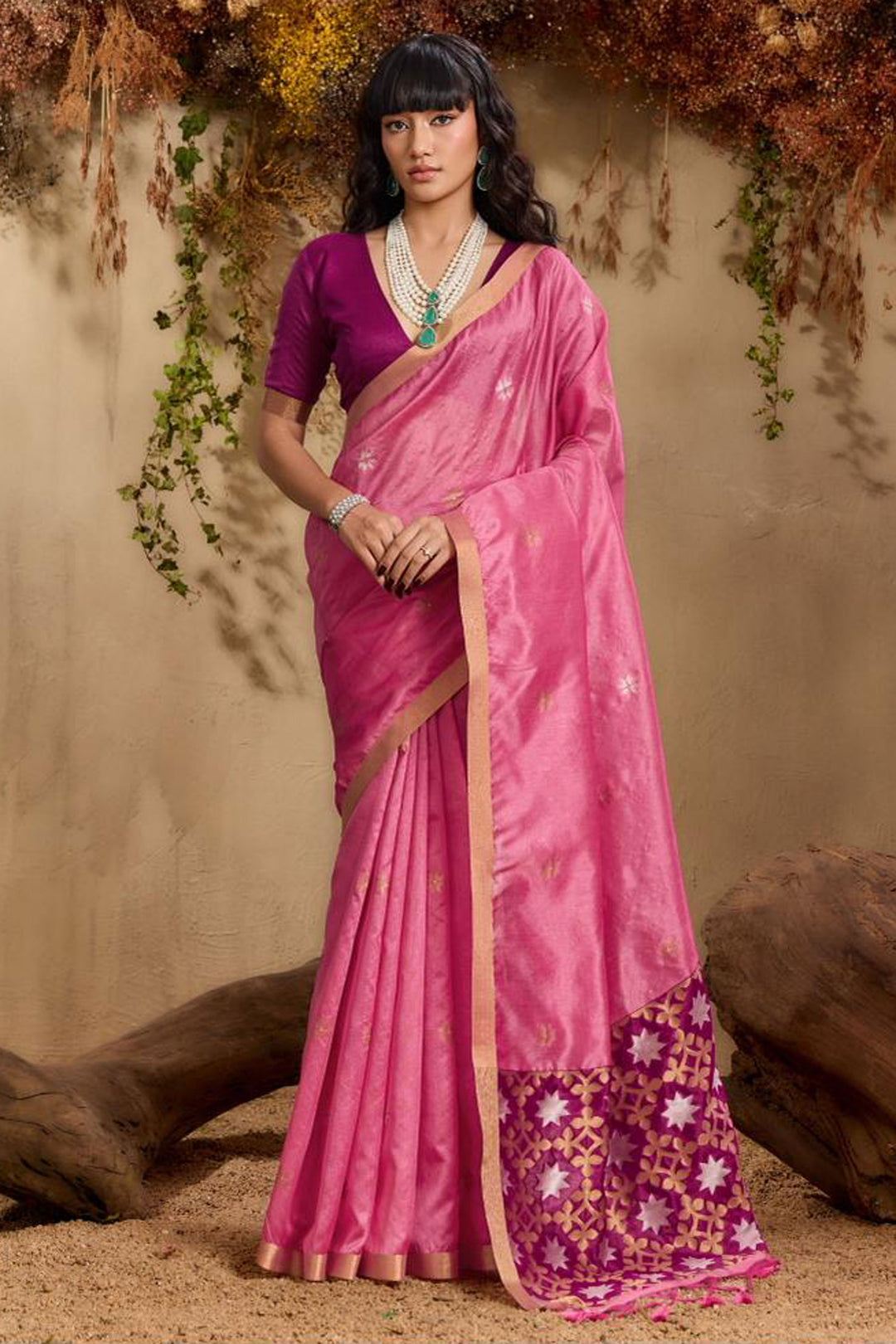 Engaging Pink Tussar Silk Handloom Weaving Saree