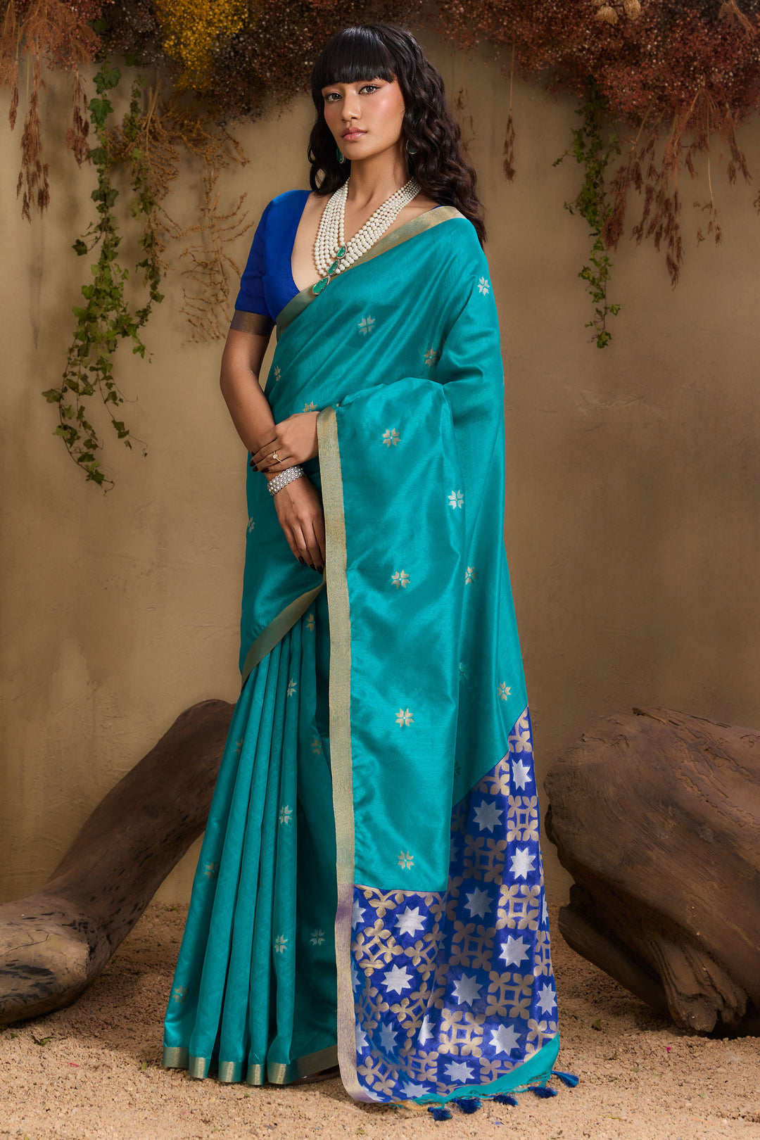 Soothing Teal Tussar Silk Handloom Weaving Saree