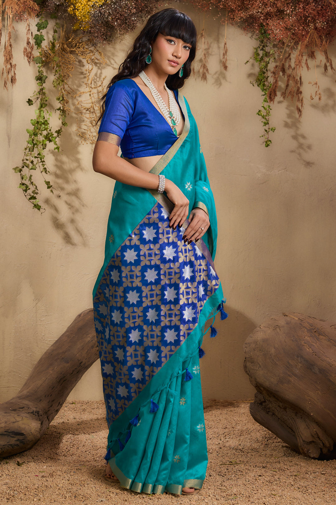 Soothing Teal Tussar Silk Handloom Weaving Saree