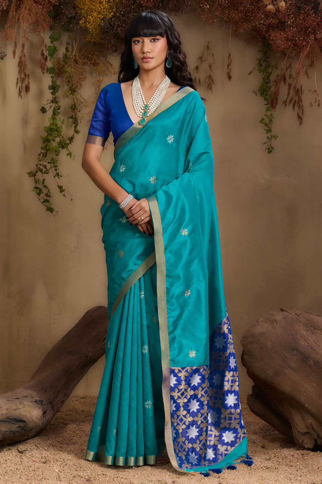 Soothing Teal Tussar Silk Handloom Weaving Saree