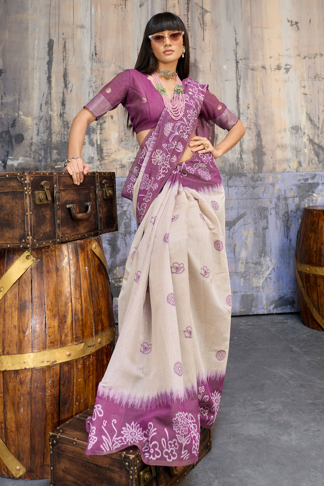Trendy Purple Color Handloom Weaving Cotton Saree