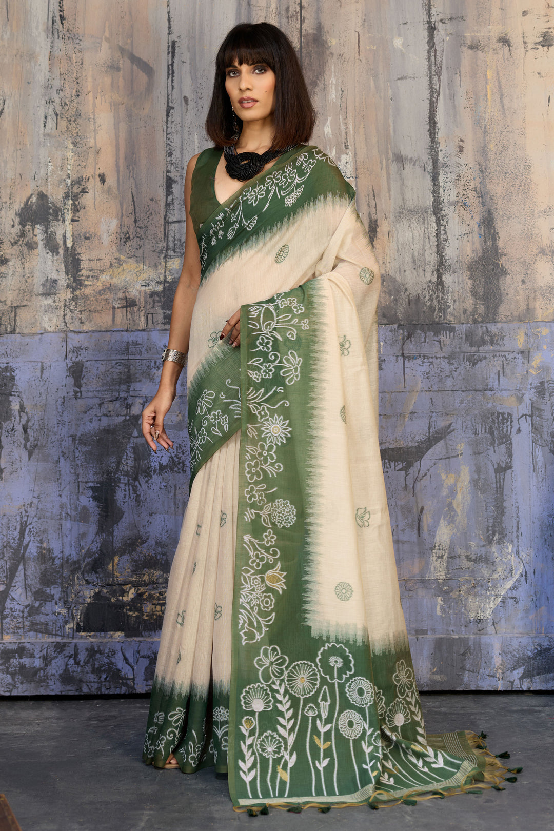 Exclusive Green Color Handloom Weaving Cotton Saree