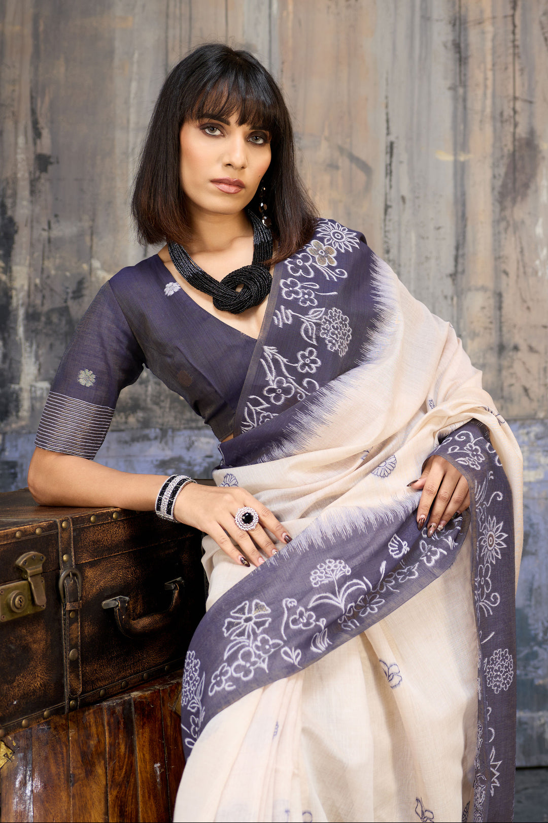 Navy Blue Color Amazing Handloom Weaving Cotton Saree
