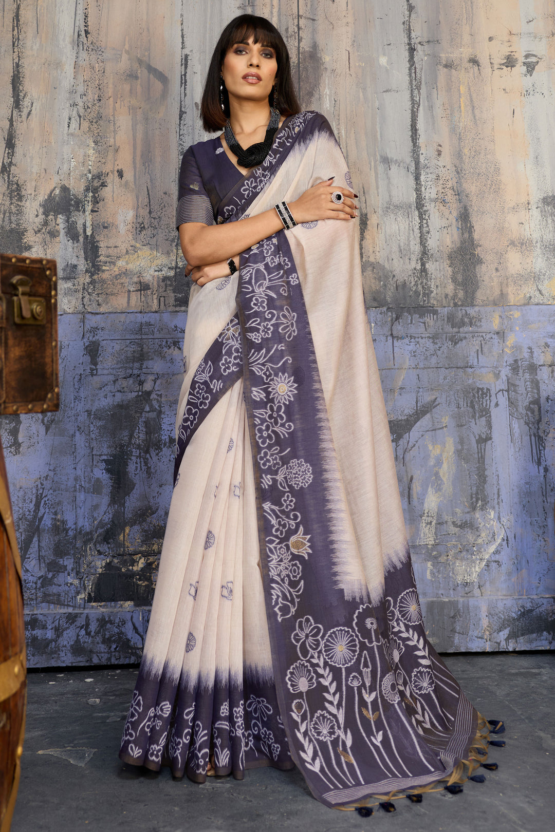Navy Blue Color Amazing Handloom Weaving Cotton Saree