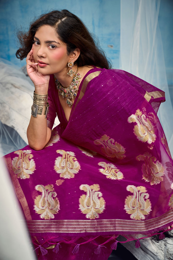 Tempting Weaving Border with Organza Pallu Magenta Saree