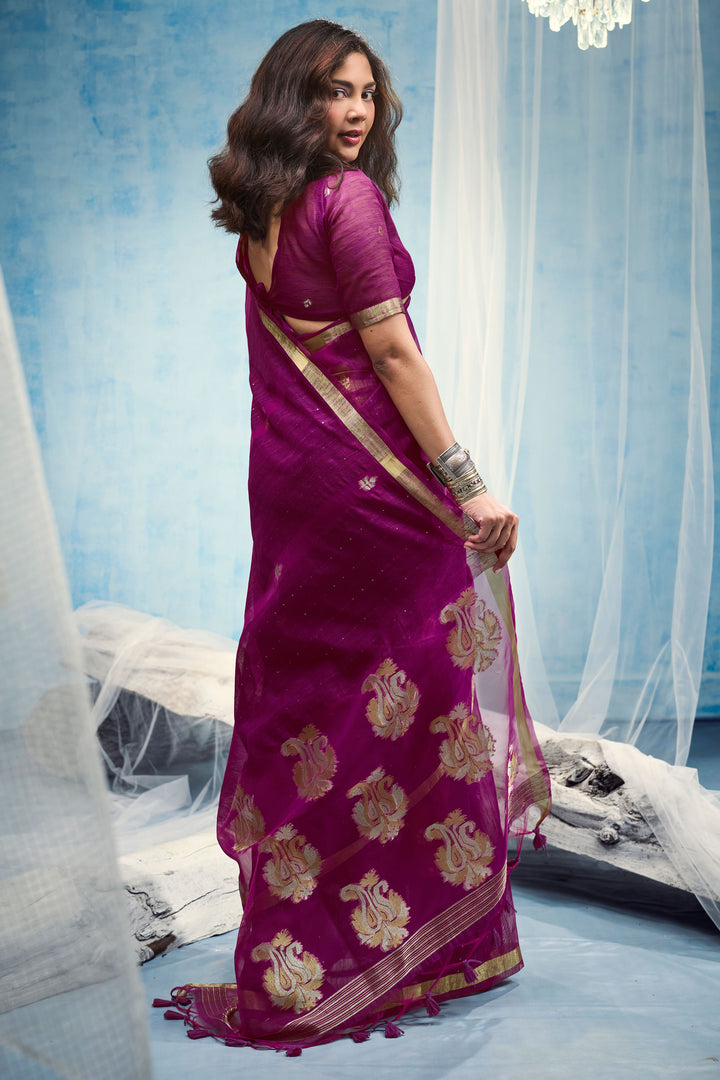 Tempting Weaving Border with Organza Pallu Magenta Saree