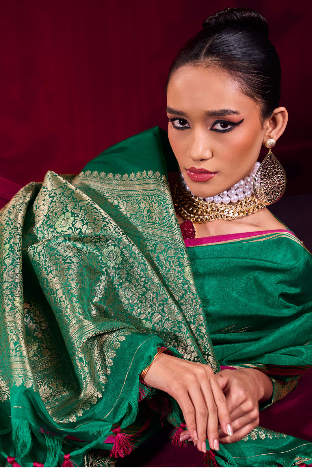 Satin Linen Handloom Weaving Work Saree In Green Color