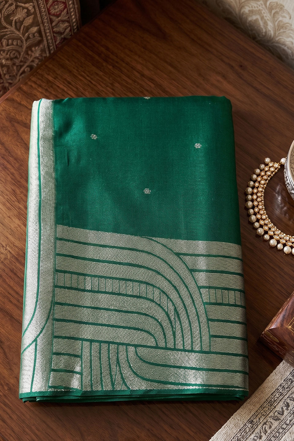 Engaging Green Cotton Saree For Festive | Buy Online India