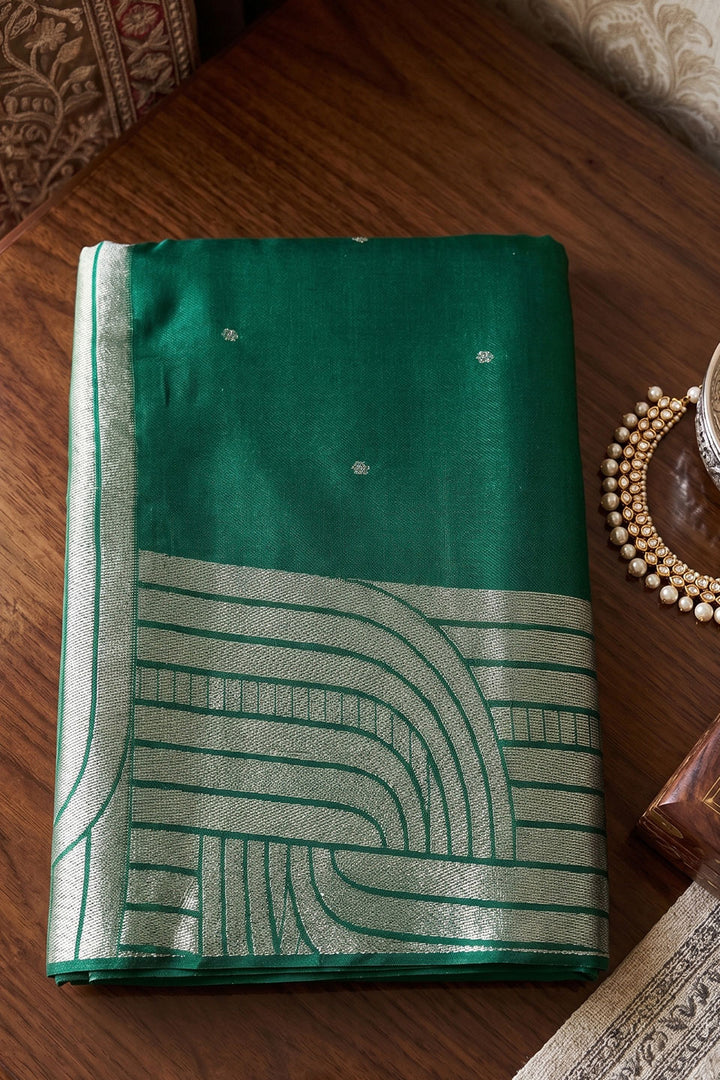 Engaging Green Cotton Saree For Festive | Buy Online India