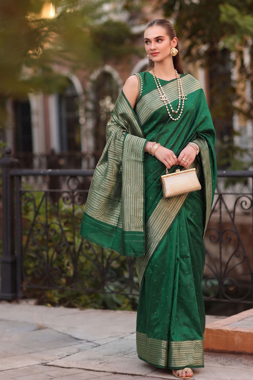 Engaging Green Cotton Saree For Festive | Buy Online India