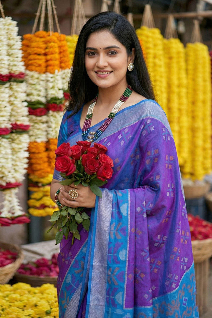 Lavender Color Graceful Pochampalli Silk Saree