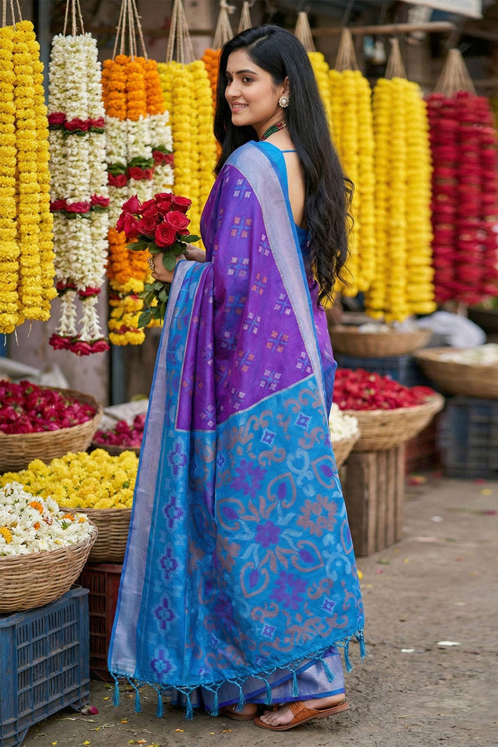 Lavender Color Graceful Pochampalli Silk Saree