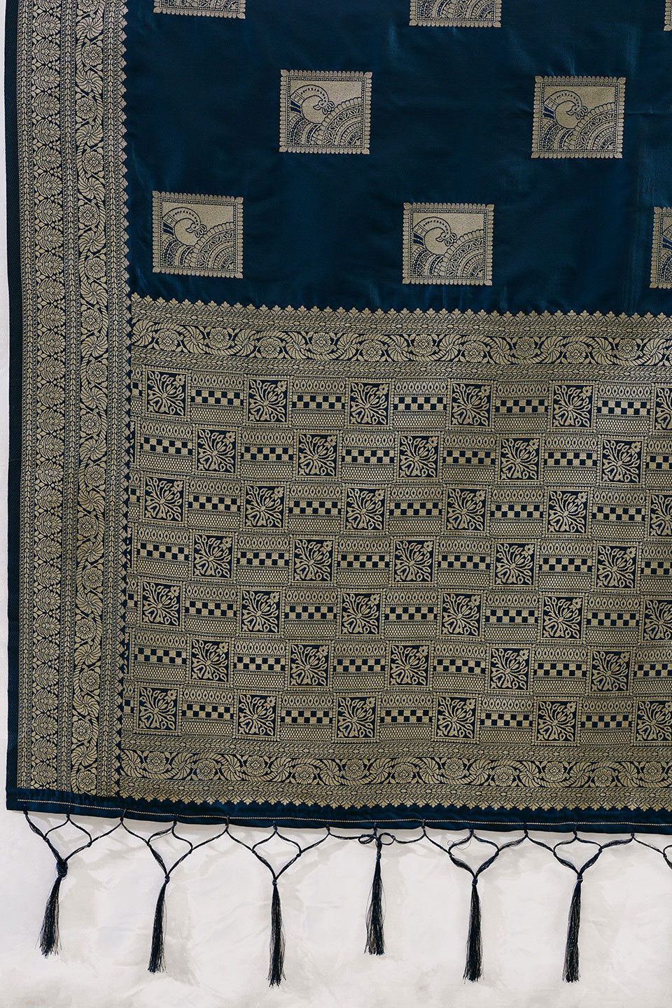 Teal Color Glorious Banarsi Style Silk Saree With Weaving Work | Buy Online India