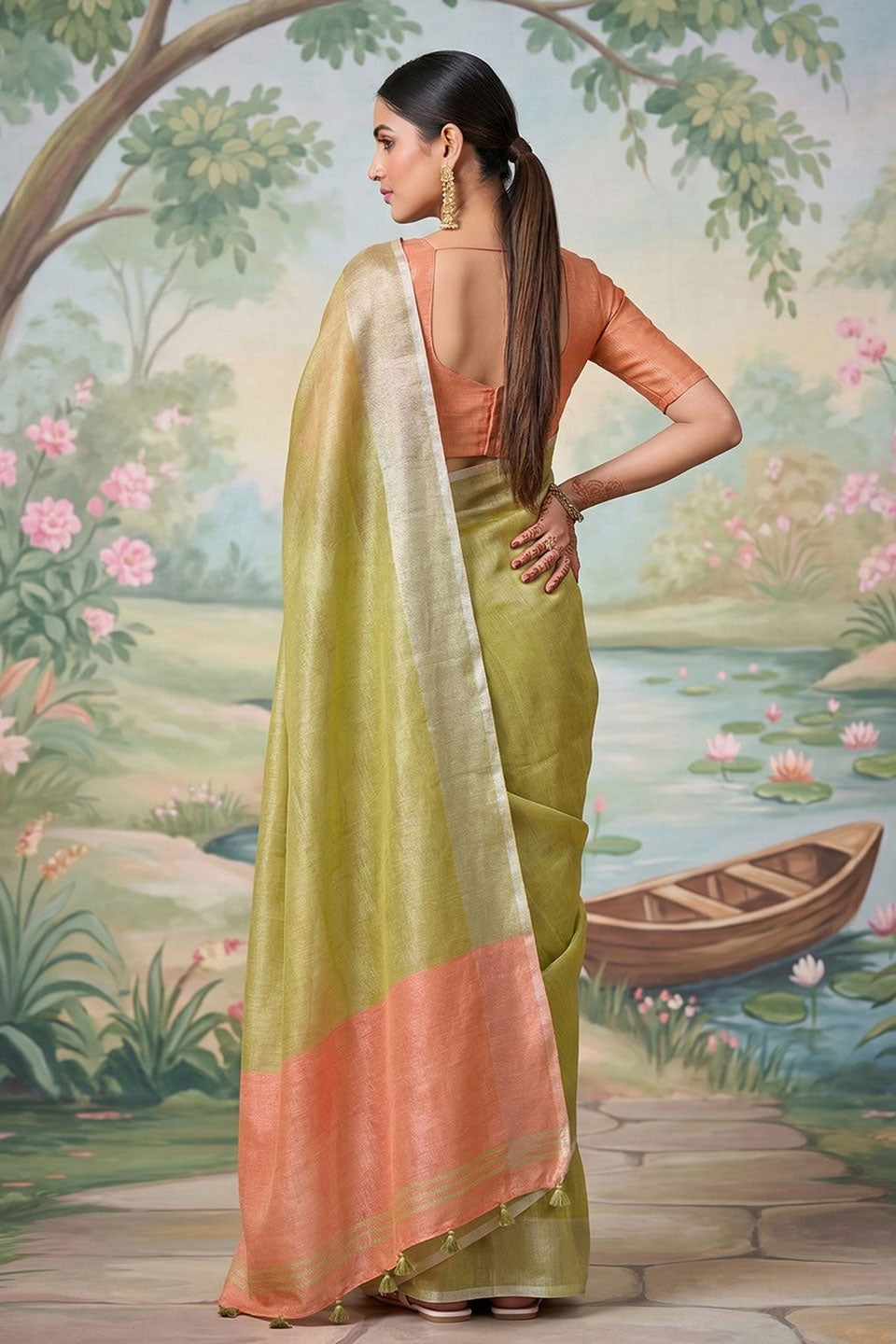 Festive Wear Attractive Tissue Silk Saree In Green Color
