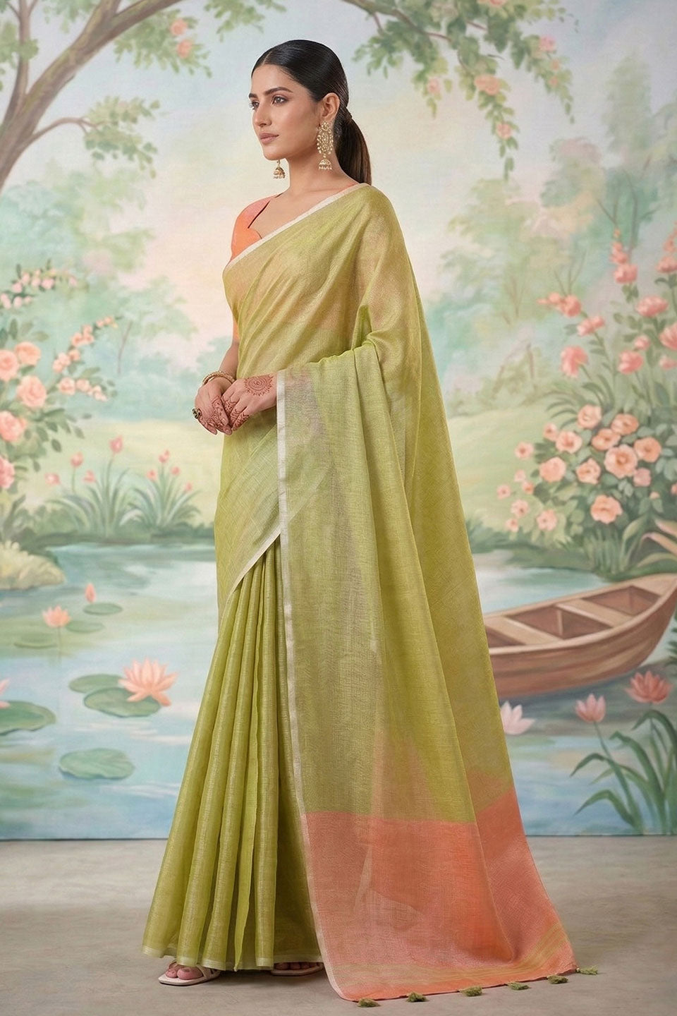 Festive Wear Attractive Tissue Silk Saree In Green Color