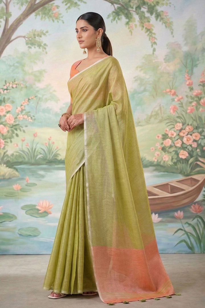 Festive Wear Attractive Tissue Silk Saree In Green Color
