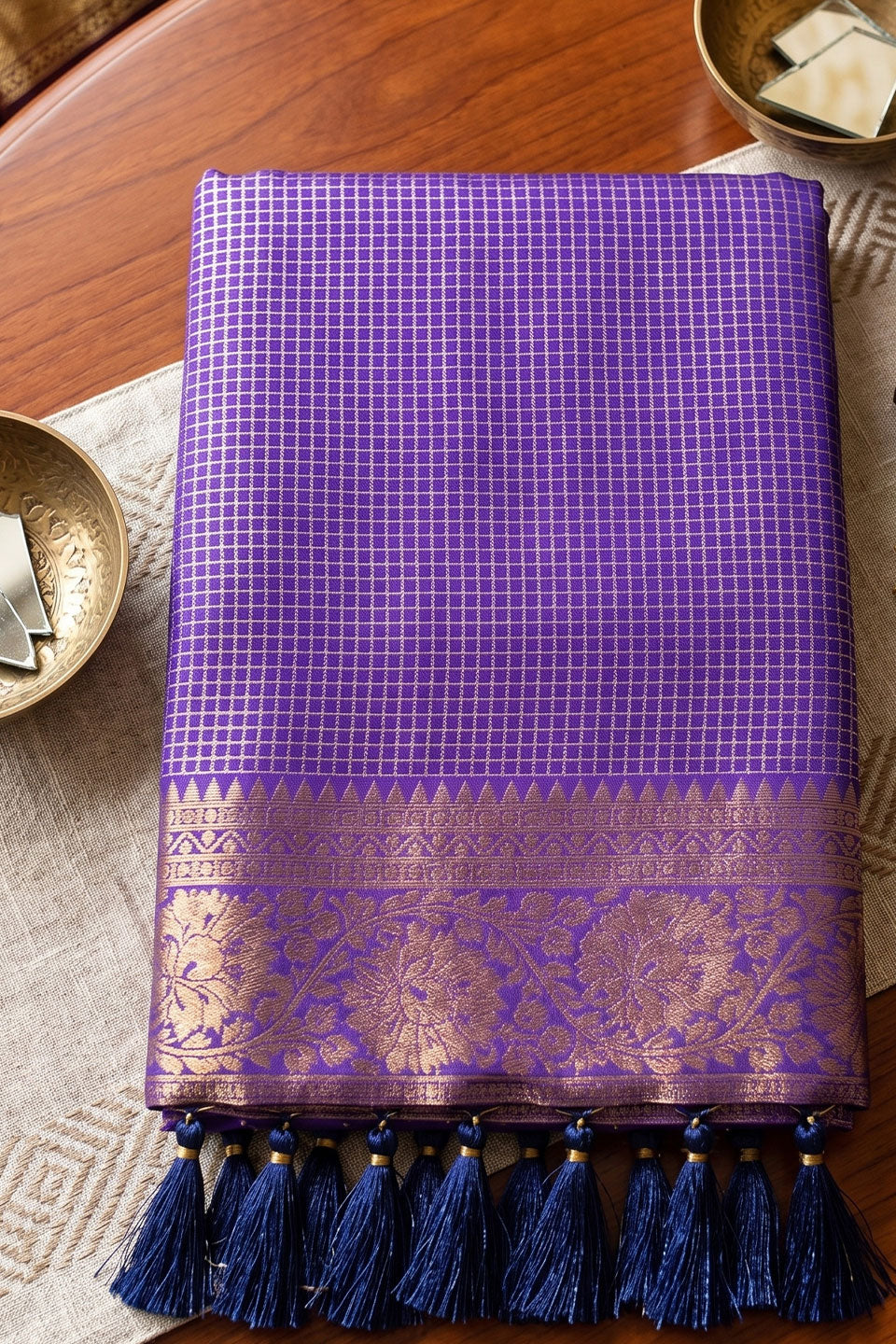 Soothing Weaving Designs On Lavender Art Silk Saree | Buy Online India