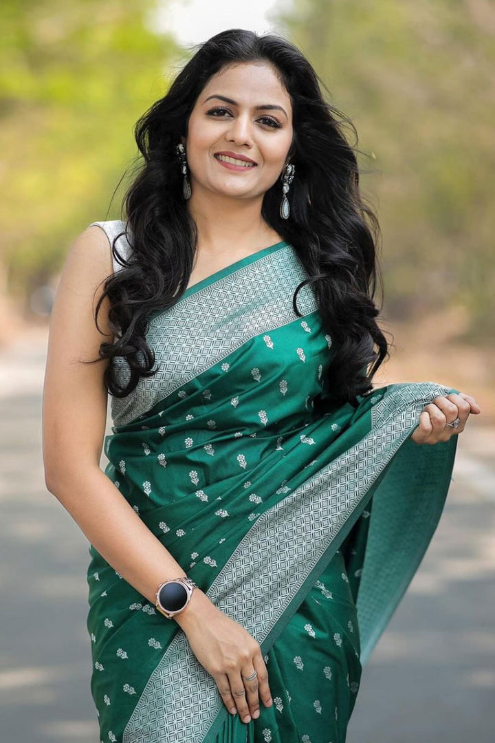 Jacquard Work Soothing Banarsi Style Silk Saree In Green Color | Buy Online India