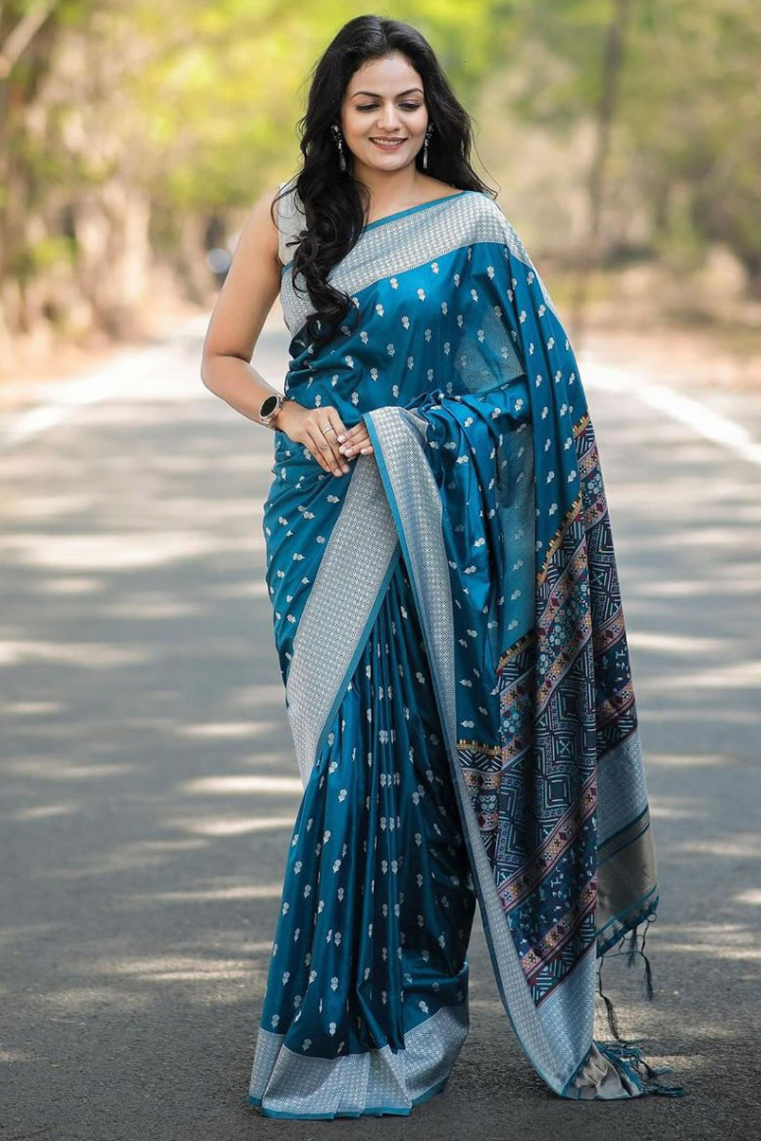 Teal Color Glorious Banarsi Style Silk Saree With Jacquard Work | Buy Online India