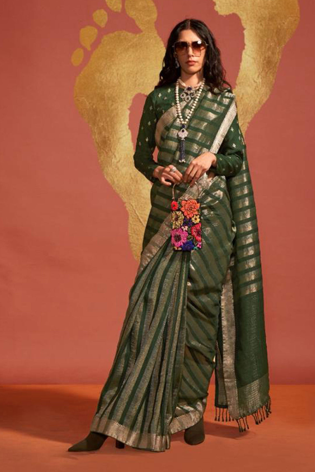 Fashionable Green Color Viscose Handloom Weaving Silk Saree | Buy Online India