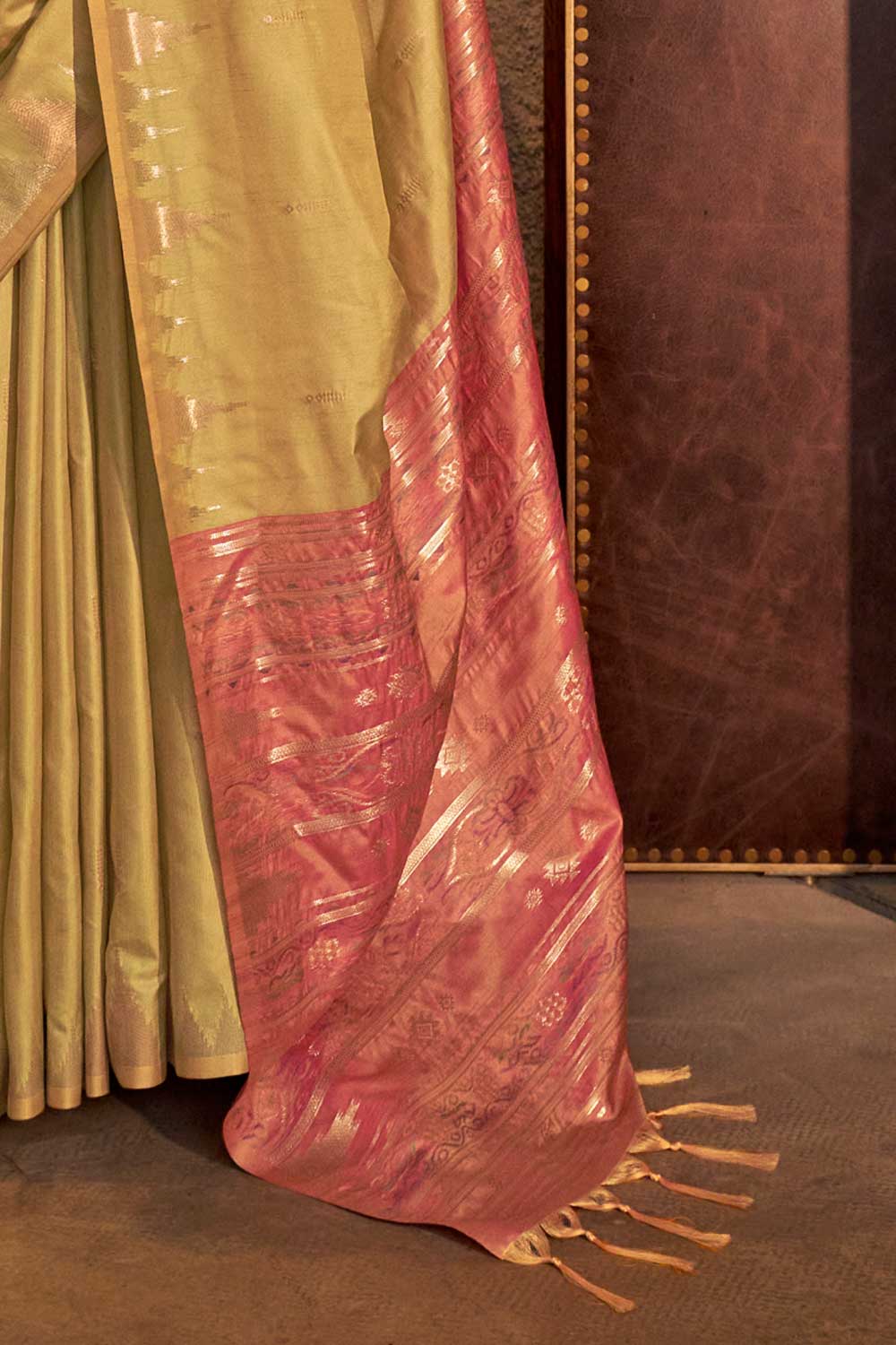 Beige Color Brilliant Handloom Weaving Silk Saree | Buy Online India