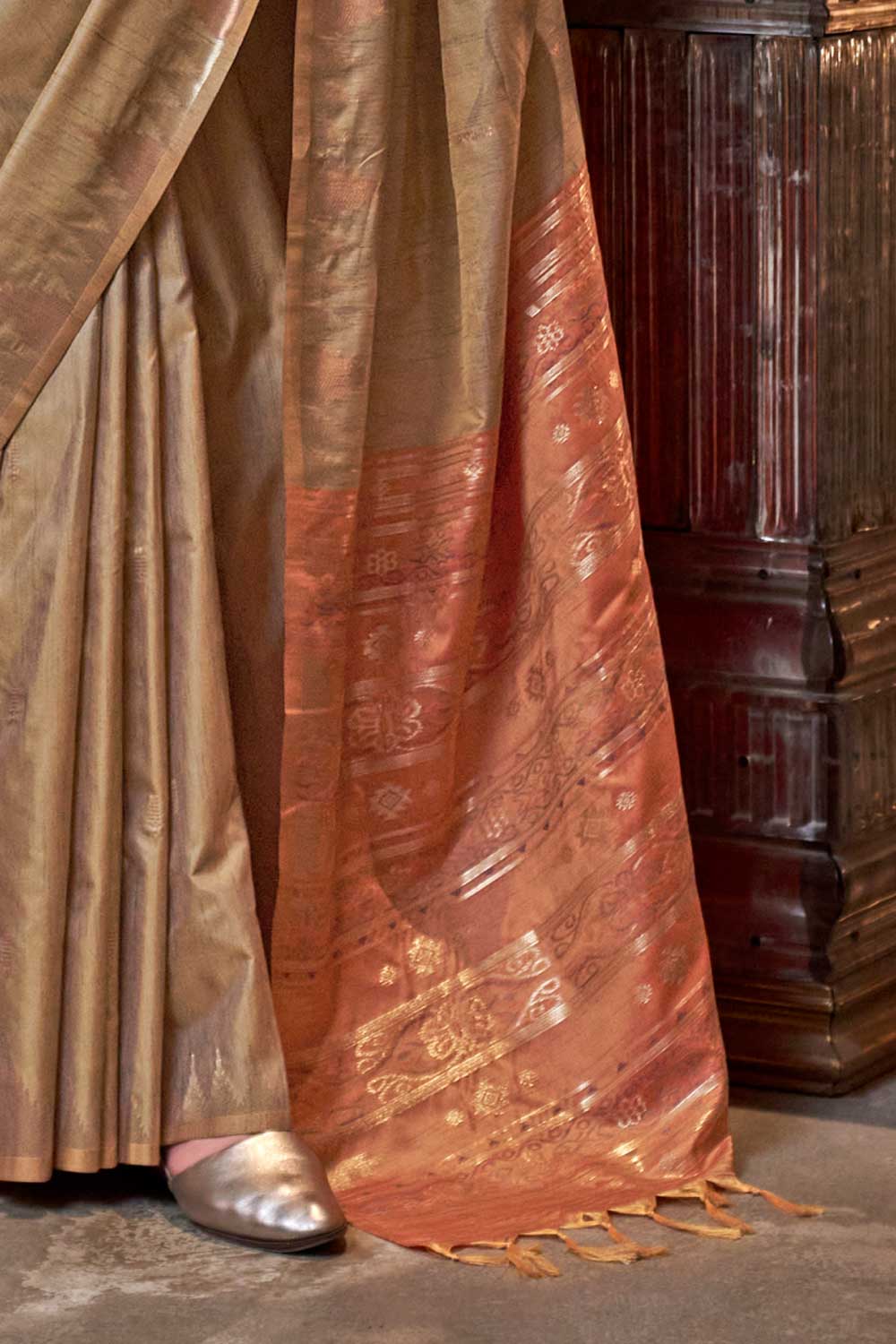 Brown Color Glorious Handloom Weaving Silk Saree | Buy Online India