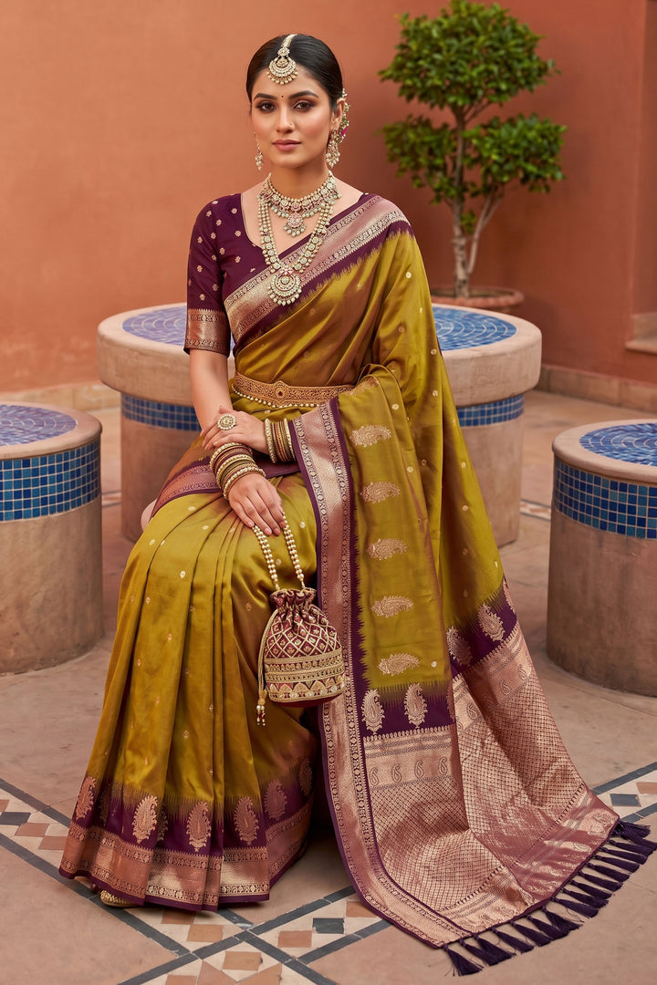 Green Color Engaging Silk Saree With Jacquard Work