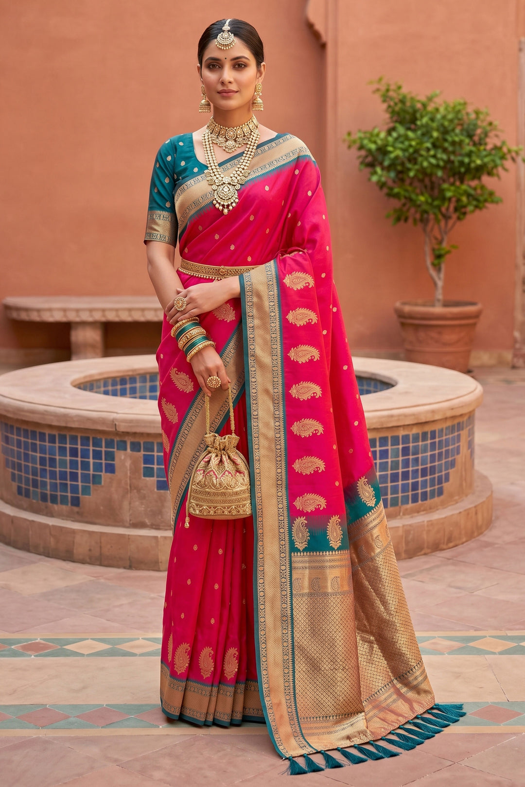 Tempting Pink Color Silk Saree With Jacquard Work