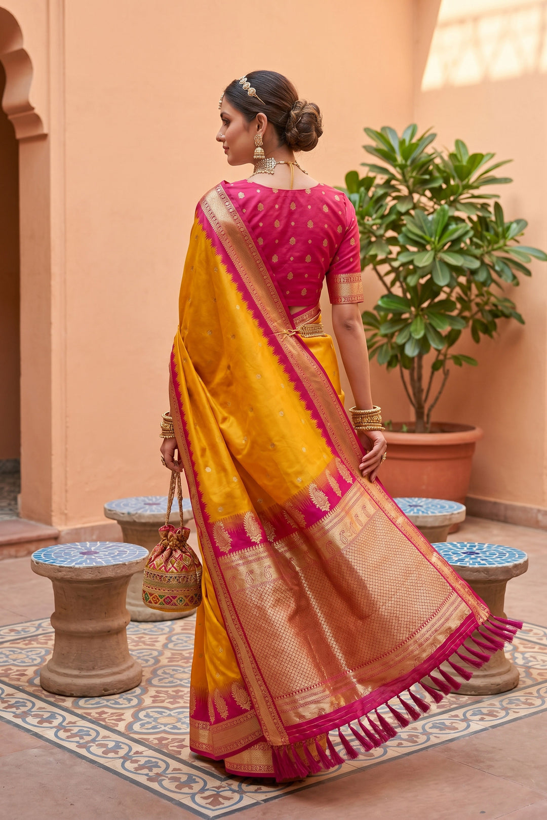 Engaging Yellow Color Silk Saree With Jacquard Work