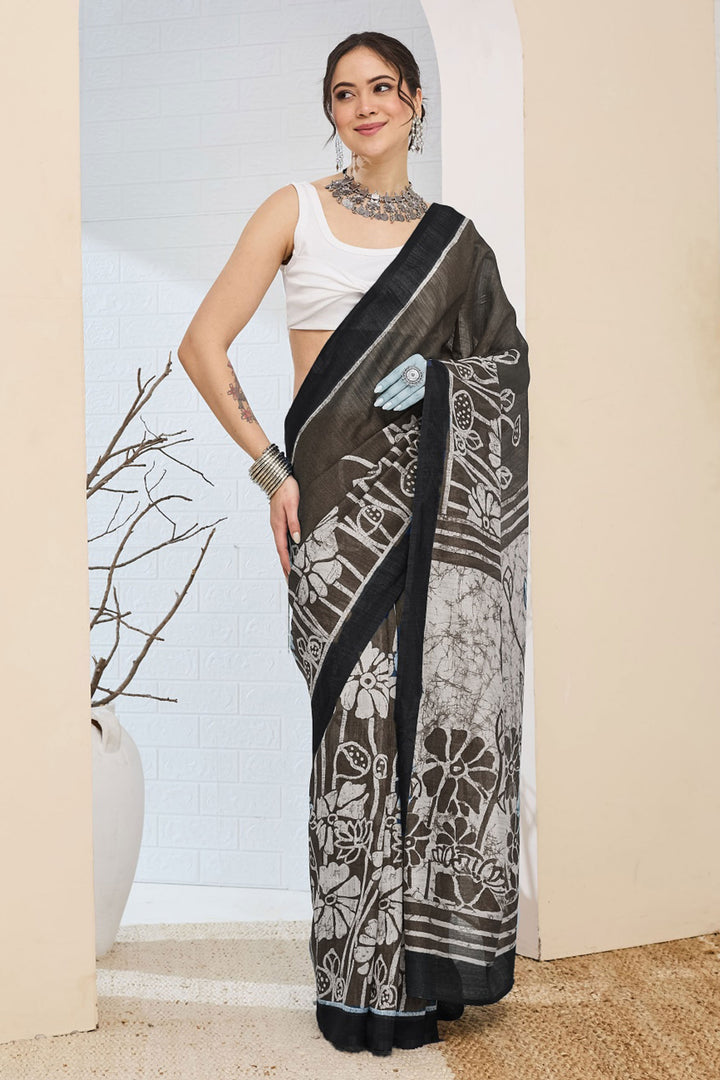 Soothing Printed Work Black Color Silk Saree