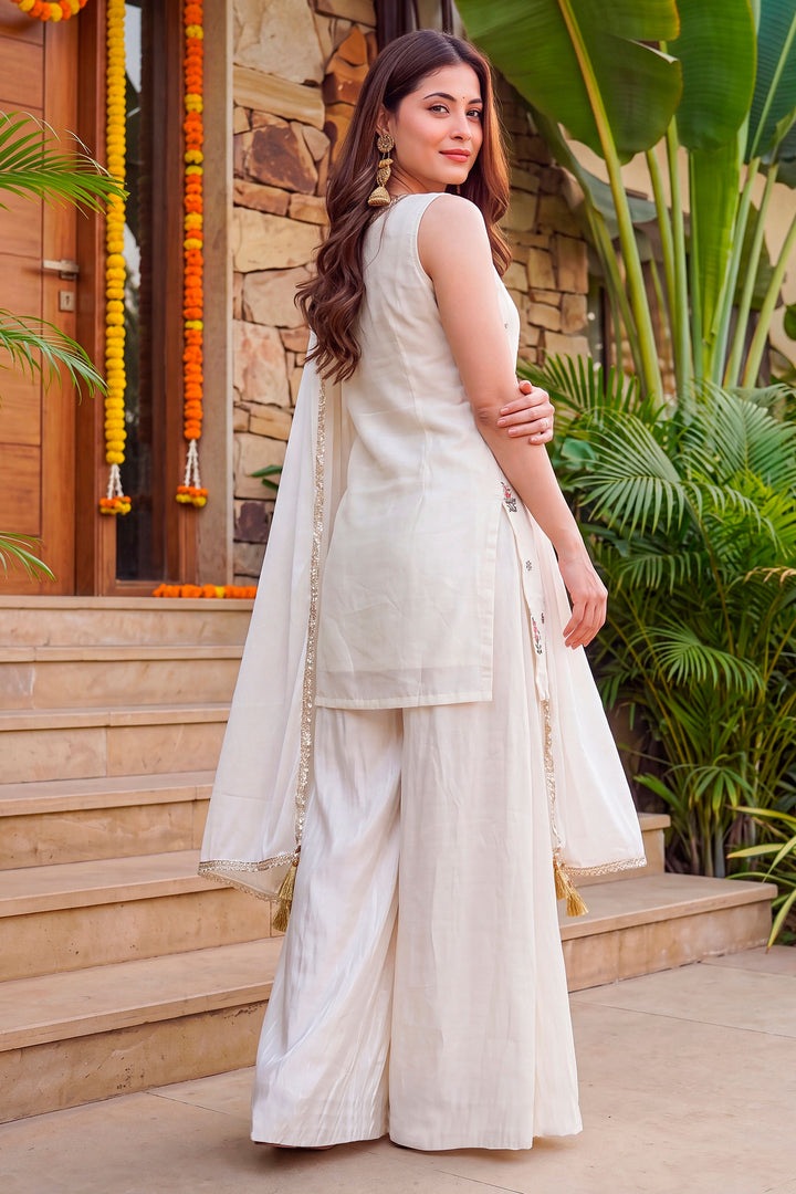 Crepe Fabric Readymade Salwar Suit In Off White Color
