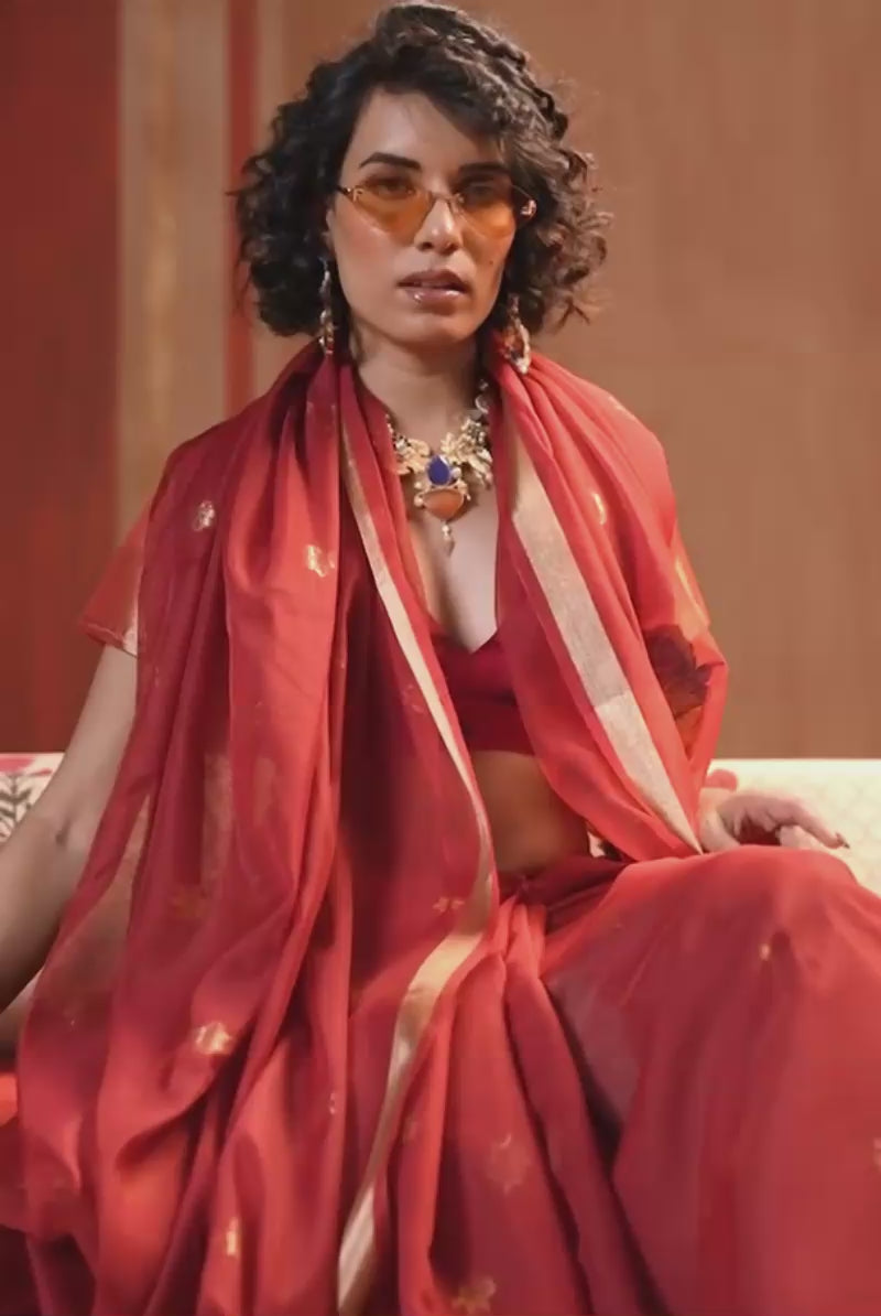 Engaging Red Color Cotton Handloom Weaving Saree