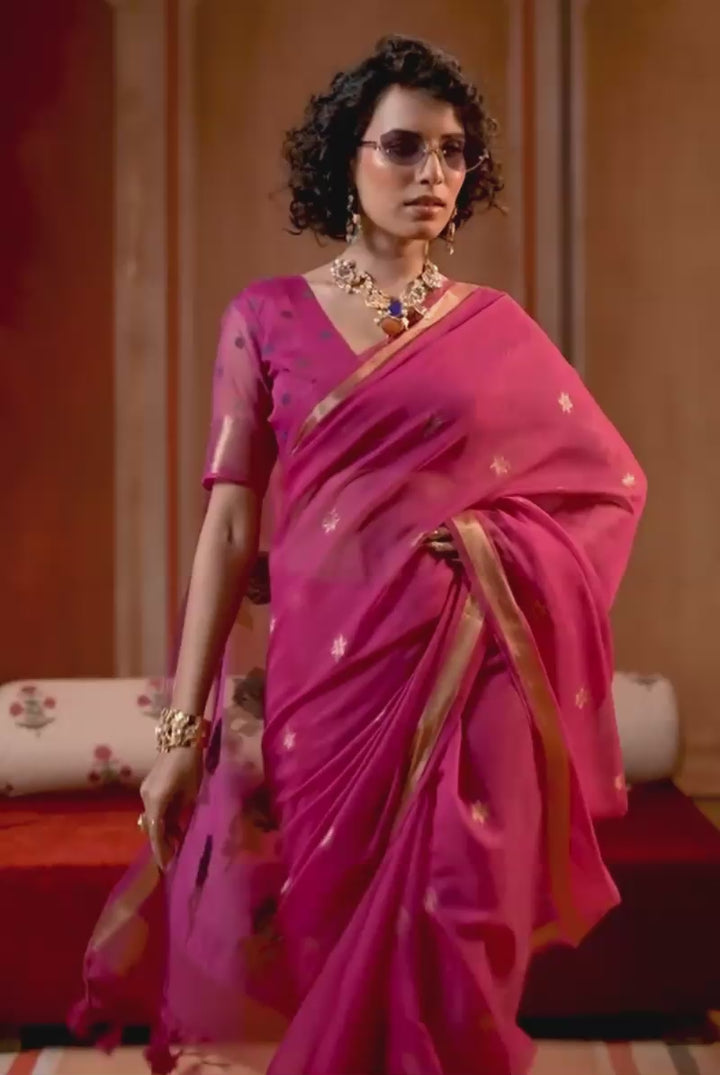 Trendy Magenta Color Cotton Handloom Weaving Saree