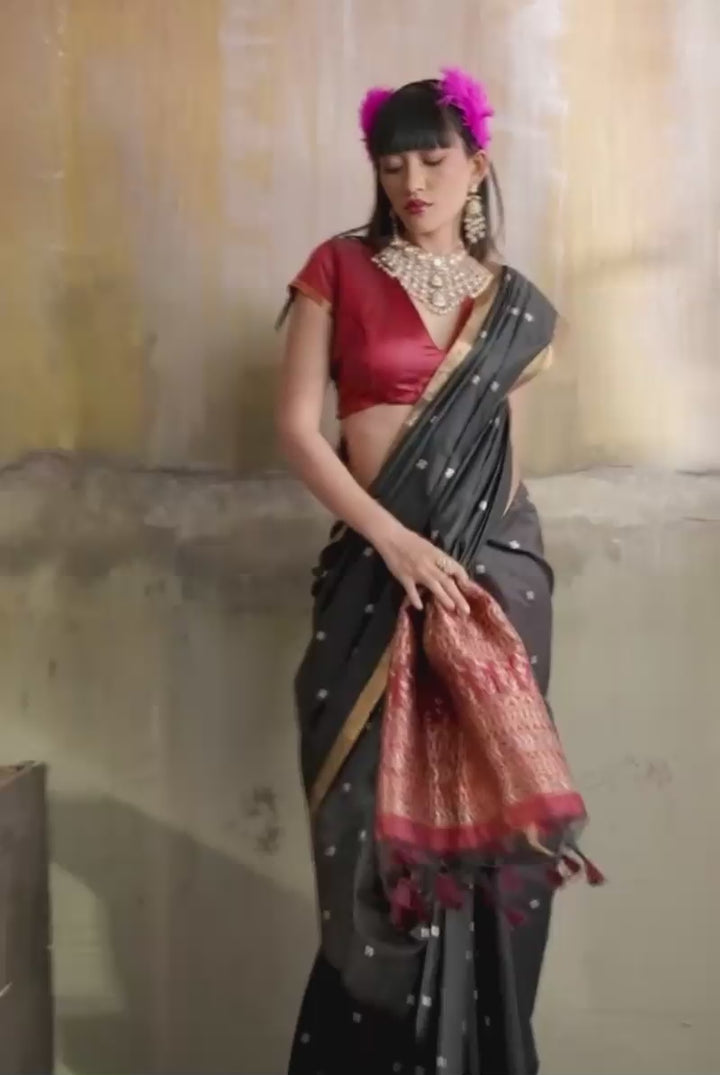Black Handloom Weaving Tussar Silk Saree