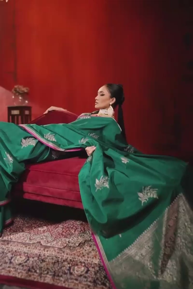 Satin Linen Handloom Weaving Work Saree In Green Color
