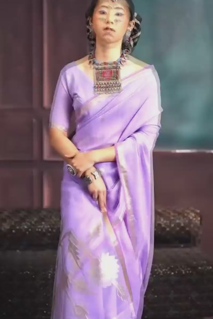 Lavender Color Gorgeous Munga Silk Handloom Weaving Saree